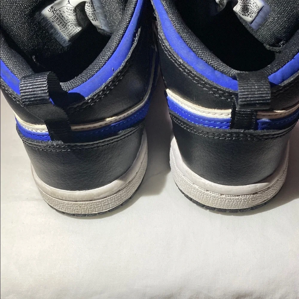 Nike Kids Black and Blue Sneakers size 7C